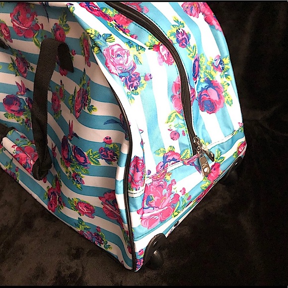 $160 Betsy Johnson Carry On Duffel Roses + Stripes - Picture 9 of 16